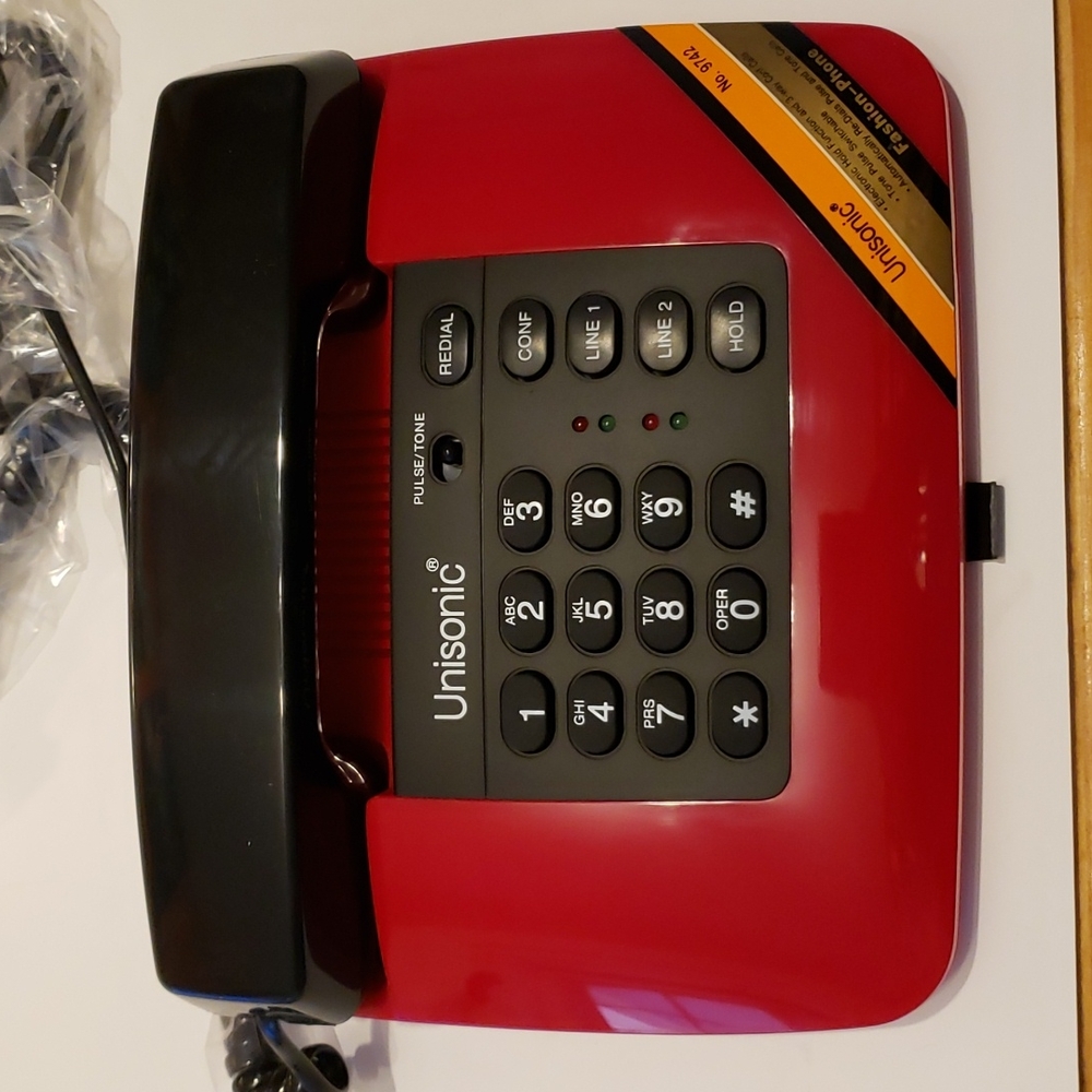 Host Pick Vintage Unisonic NIB Red & Black Sleek Phone